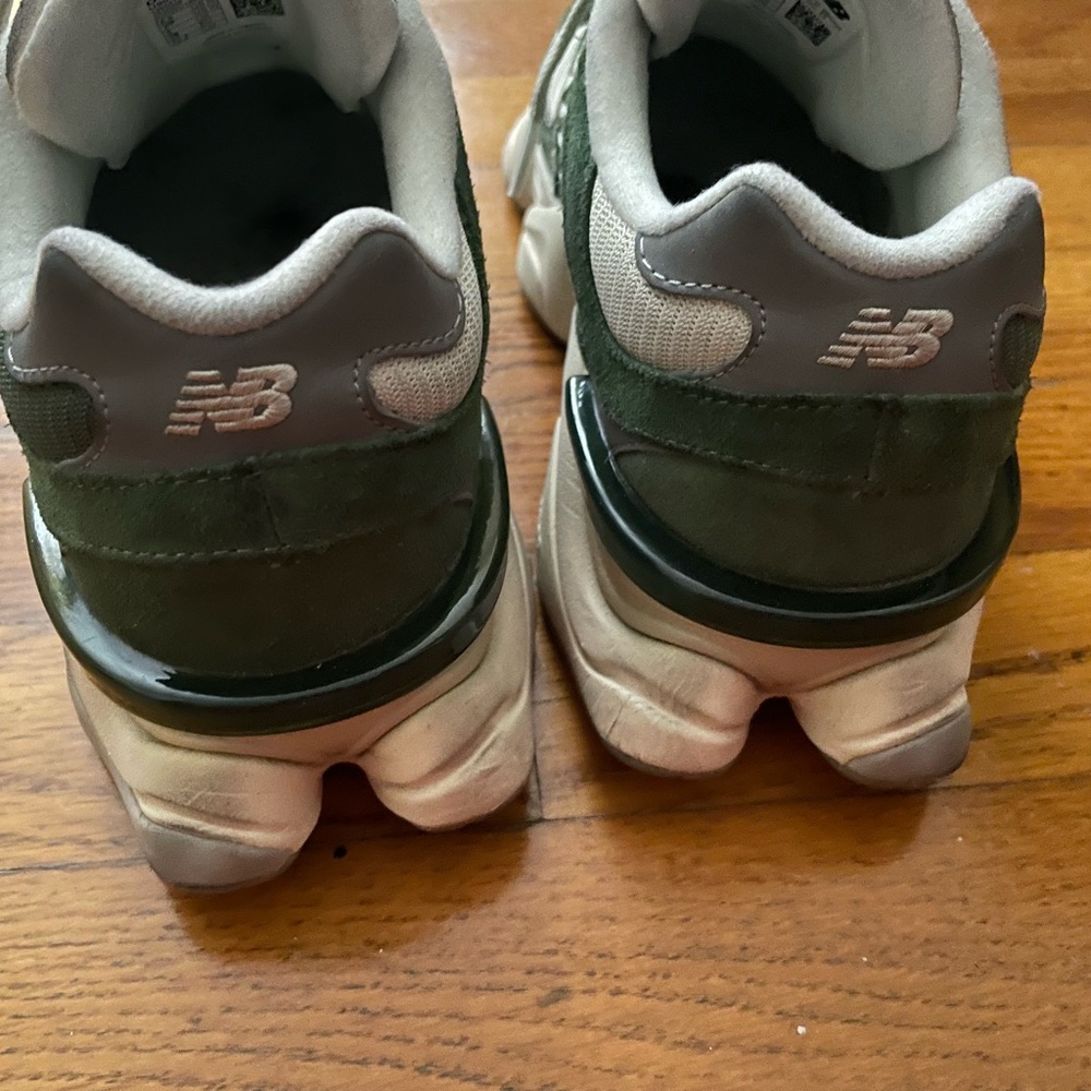New Balance 9060